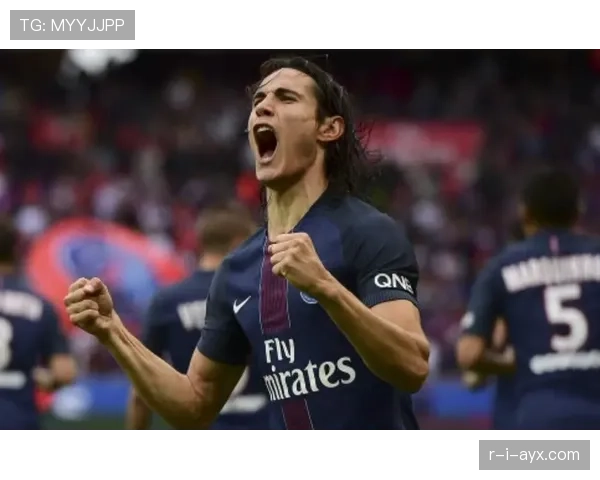 卡瓦尼精妙无球跑动助力球队进攻提速 卡瓦尼精妙无球跑动助力球队进攻提速