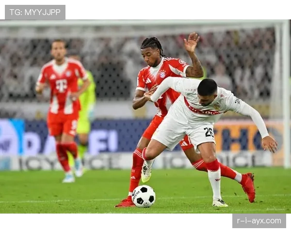 面对拜仁进攻群:乌加特的拦截与覆盖表现 面对拜仁进攻群:乌加特的拦截与覆盖表现